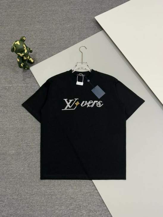 Picture of Louis Vuitton T Shirts Short _SKULVS-XLm6tx567281